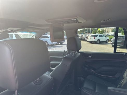 Used 2017 GMC Yukon SLT w/ Premium Edition AWD/4WD image 18