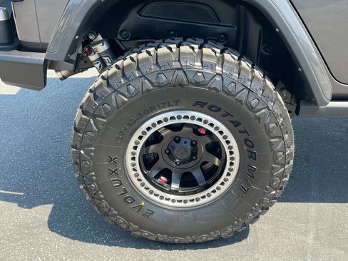 Used 2021 Jeep Wrangler Unlimited Rubicon w/ Trailer Tow Package image 30