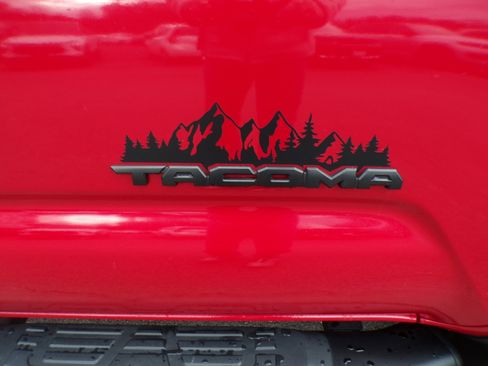 Used 2023 Toyota Tacoma TRD Sport image 4