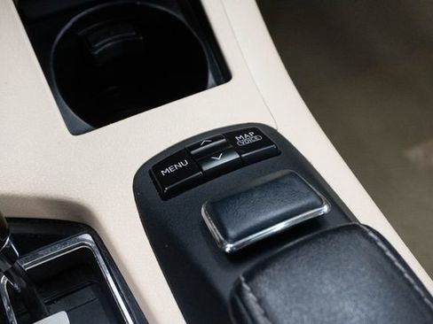 Used 2013 Lexus ES 350 w/ Luxury Pkg FWD image 17