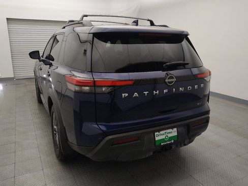 Used 2022 Nissan Pathfinder SV w/ SV Premium Package image 6