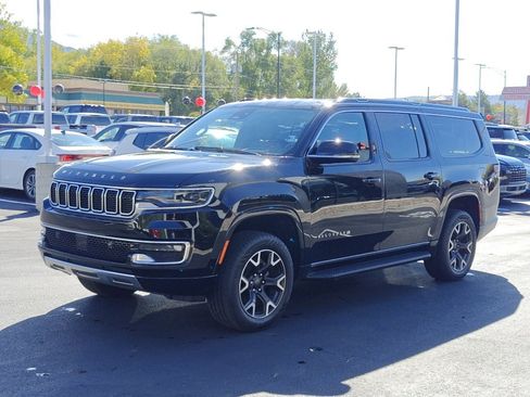 Used 2024 Jeep Wagoneer L Series III w/ Flexible Seating Group image 3