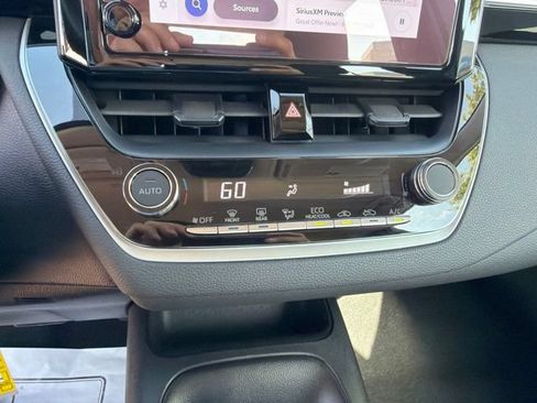 Used 2024 Toyota Corolla LE FWD image 11
