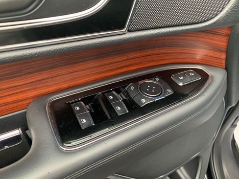 Used 2024 Lincoln Navigator Premiere image 11