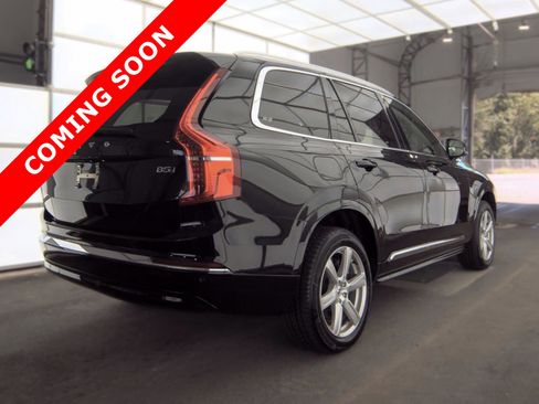 Used 2024 Volvo XC90 B5 Core AWD/4WD image 5