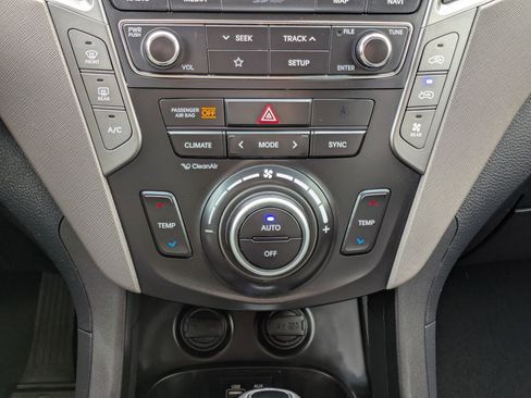 Used 2019 Hyundai Santa Fe XL image 24