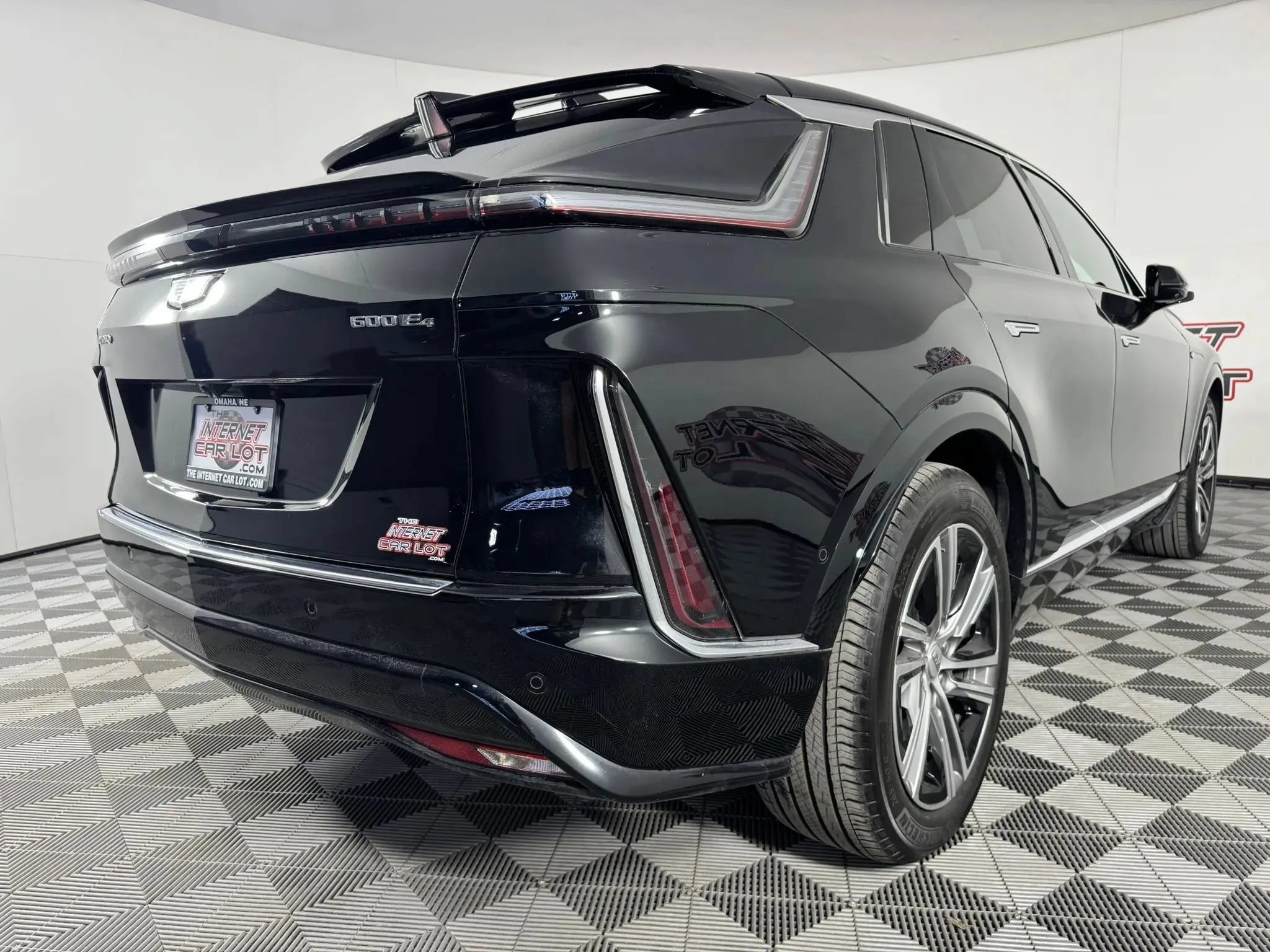 Used 2024 Cadillac Lyriq Luxury w/ LPO, Floor Liner Package AWD/4WD image 31