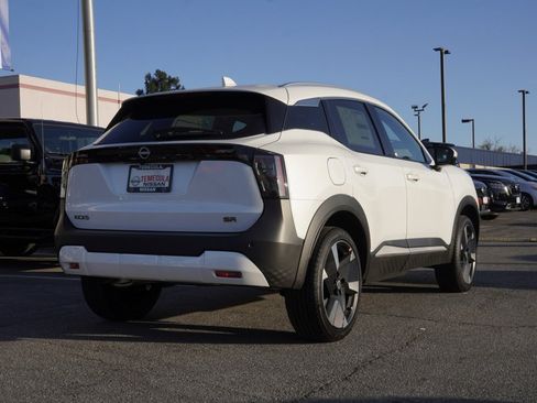 New 2025 Nissan Kicks SR image 4