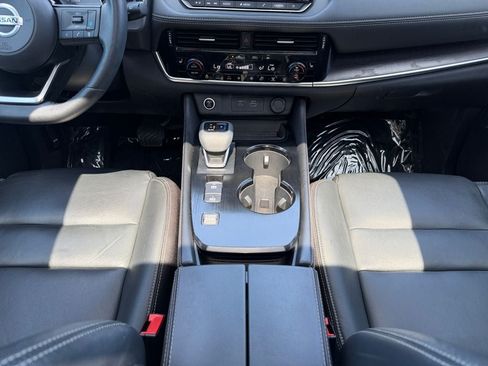 Used 2021 Nissan Rogue SL FWD image 12