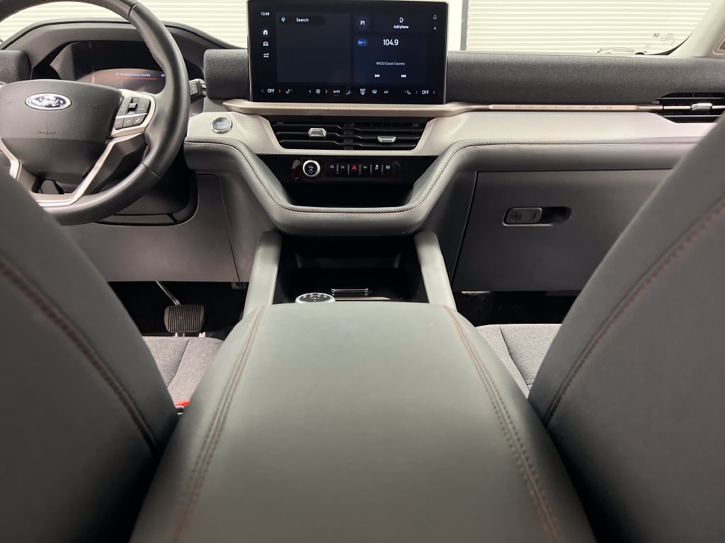 Used 2025 Ford Explorer Active AWD/4WD image 50