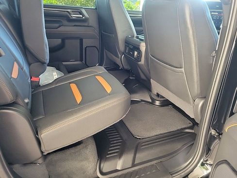 Used 2025 GMC Sierra 2500 AT4 w/ AT4 Premium Plus Package image 15