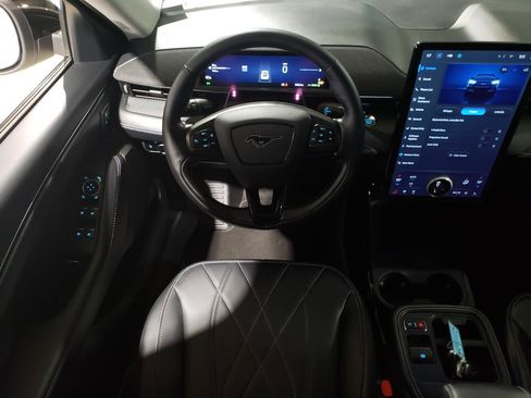 Used 2025 Ford Mustang Mach-E Select w/ Comfort Package Lite image 17