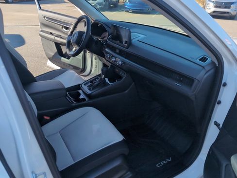 Used 2023 Honda CR-V LX image 14