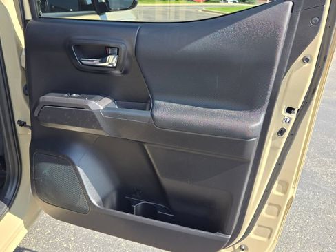 Used 2019 Toyota Tacoma TRD Sport RWD image 8