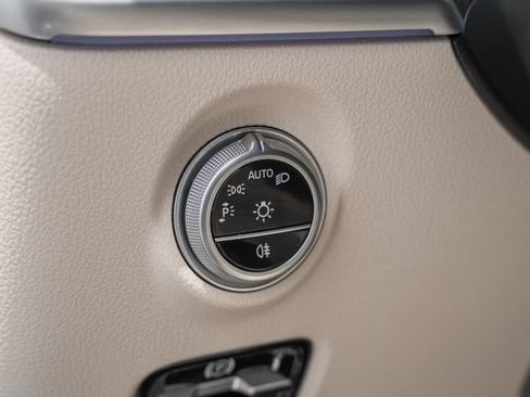 Used 2024 Mercedes-Benz CLE 300 4MATIC Cabriolet image 43