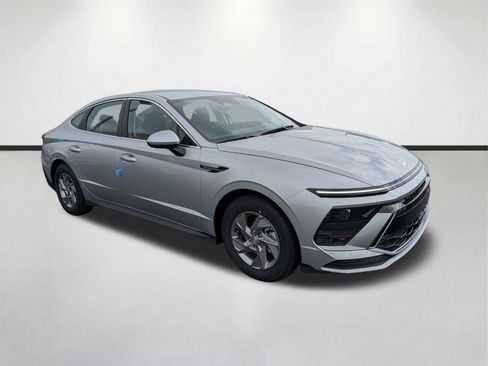 New 2026 Hyundai Sonata SE FWD image 1