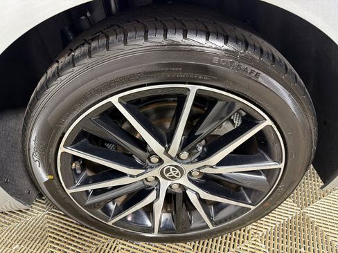 Used 2023 Toyota Camry SE image 19