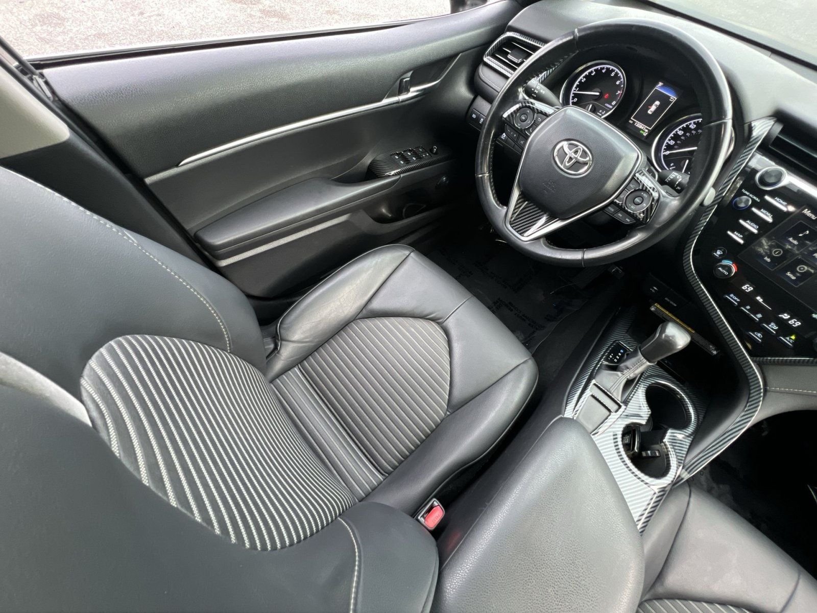 Used 2019 Toyota Camry SE w/ Audio Package FWD image 16