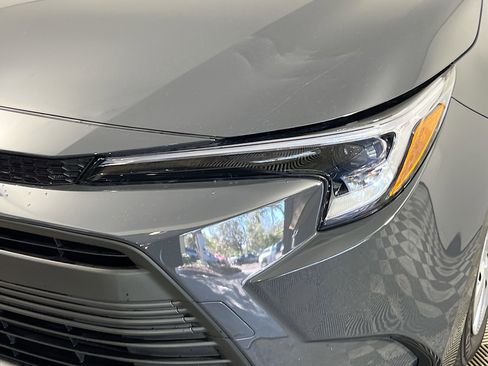 Used 2025 Toyota Corolla LE image 12
