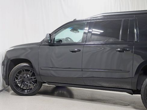 Used 2017 Cadillac Escalade ESV Luxury image 11