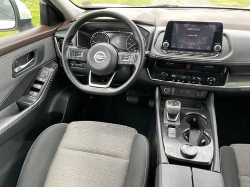 Certified 2023 Nissan Rogue SV AWD/4WD image 9