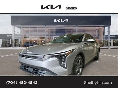 New 2025 Kia K4 LXS
