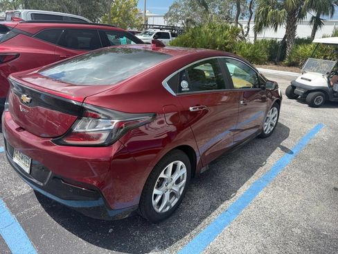 Used 2017 Chevrolet Volt Premier w/ Driver Confidence II Package FWD image 5