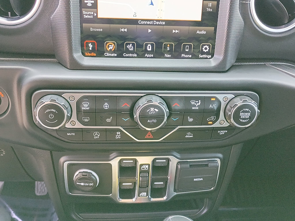 Used 2023 Jeep Wrangler Unlimited Sahara w/ Cold Weather Group AWD/4WD image 24