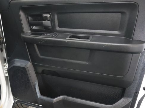 Used 2020 RAM 2500 Tradesman w/ Chrome Appearance Group RWD image 11