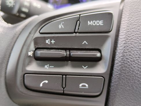 Certified 2021 Hyundai Venue SEL FWD image 20
