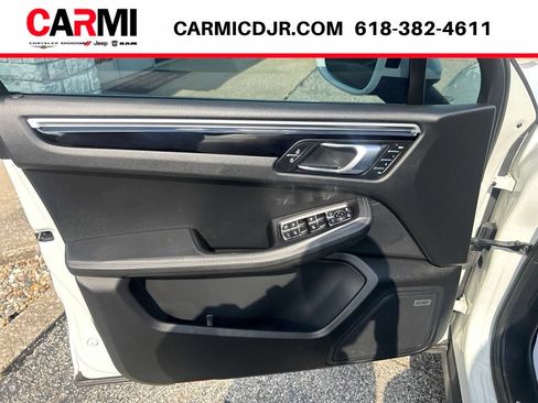 Used 2020 Porsche Macan S AWD/4WD image 13