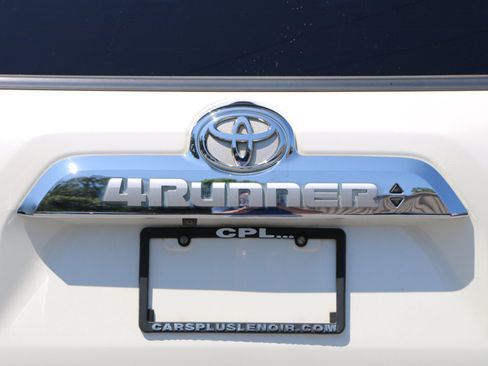 Used 2018 Toyota 4Runner Limited AWD/4WD image 5