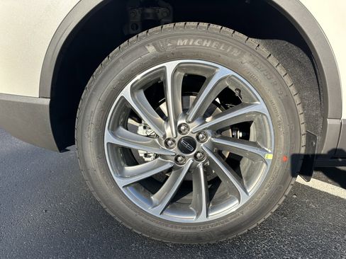 New 2026 Lincoln Corsair Premiere image 7