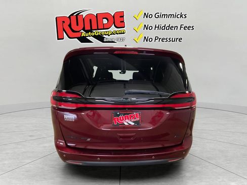 Used 2022 Chrysler Pacifica Touring-L w/ S Appearance Package AWD/4WD image 5