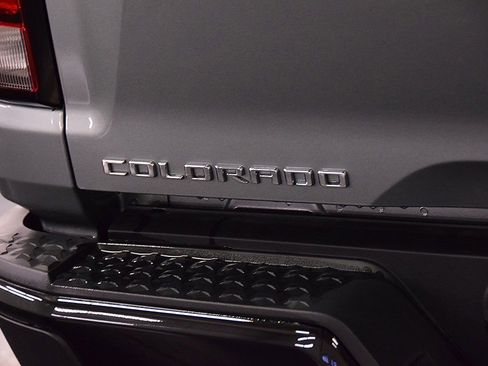 Used 2024 Chevrolet Colorado ZR2 w/ ZR2 Convenience Package III image 13