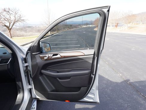 Used 2017 Mercedes-Benz GLS 450 4MATIC image 19