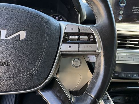 Used 2022 Kia Telluride EX w/ EX Premium Package image 17