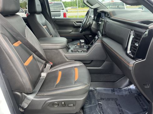 Used 2025 GMC Sierra 1500 AT4 AWD/4WD image 18