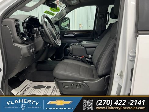 Used 2025 Chevrolet Silverado 2500 LT AWD/4WD image 9