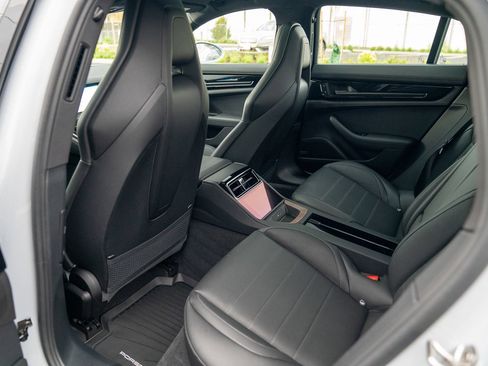 Used 2025 Porsche Panamera 4 image 22