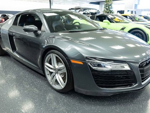 Used 2014 Audi R8 V8 w/ Convenience Package image 5