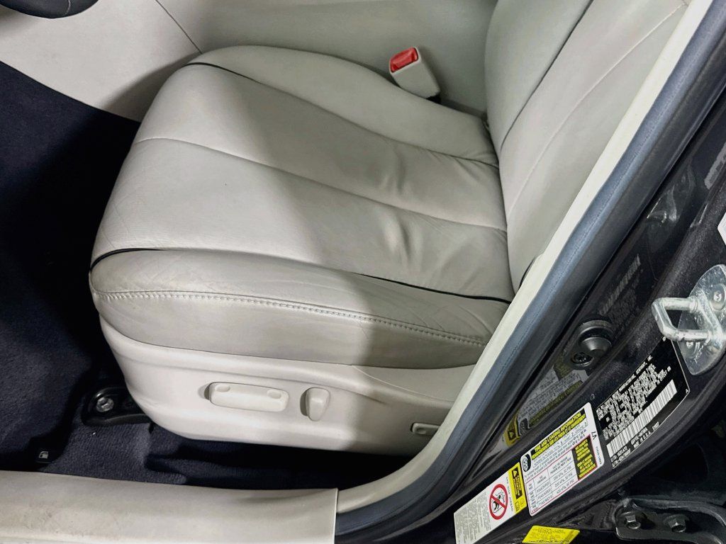 Used 2014 Toyota Venza XLE AWD/4WD image 23