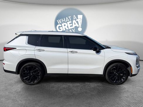 Used 2022 Mitsubishi Outlander SEL Black Edition AWD/4WD image 2