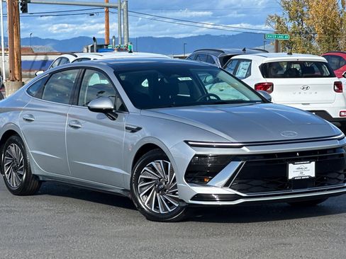 New 2026 Hyundai Sonata SEL FWD image 2