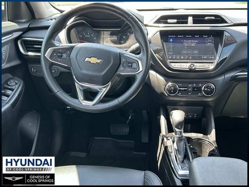 Used 2021 Chevrolet TrailBlazer LT w/ Premium Seating Package FWD image 22