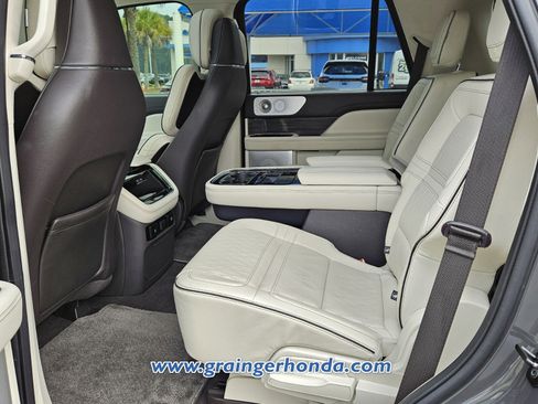Used 2022 Lincoln Navigator Black Label image 11
