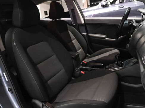 Used 2017 Kia Forte S FWD image 27