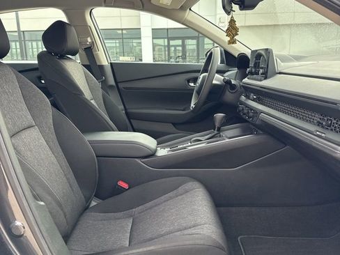 Used 2025 Honda Accord LX image 9