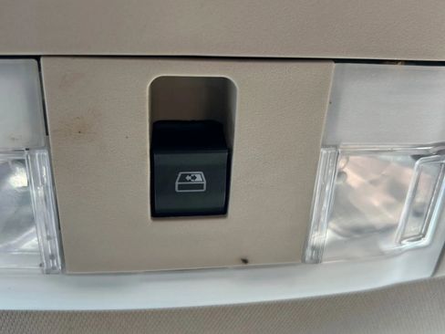 Used 2010 Ford F150 XLT image 23