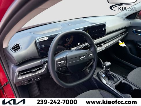 New 2025 Kia K4 LXS image 24